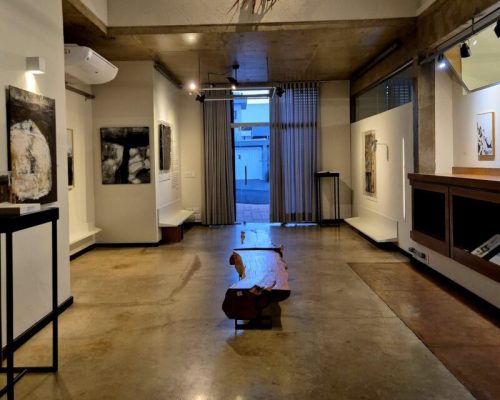 Casa Cotrim Belas Artes promove visita guiada com a artista Cenimar Soares em Ribeirão Preto