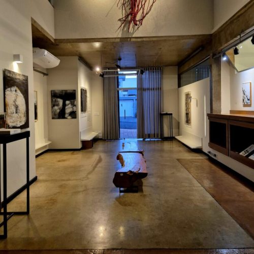 Casa Cotrim Belas Artes promove visita guiada com a artista Cenimar Soares em Ribeirão Preto