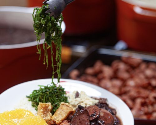 Tradicional no Brasil, Feijoada de São Jorge chega em Ribeirão Preto com muito samba