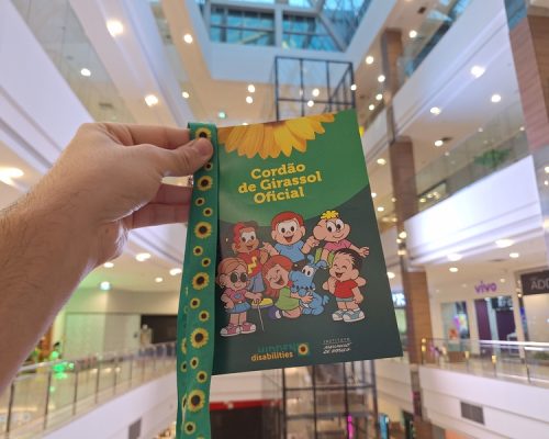 RibeirãoShopping e ShoppingSantaÚrsula distribuem cartilha com a Turma da Mônica sobre deficiências ocultas