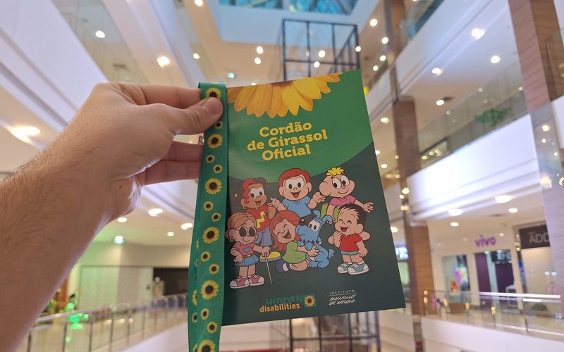 RibeirãoShopping e ShoppingSantaÚrsula distribuem cartilha com a Turma da Mônica sobre deficiências ocultas