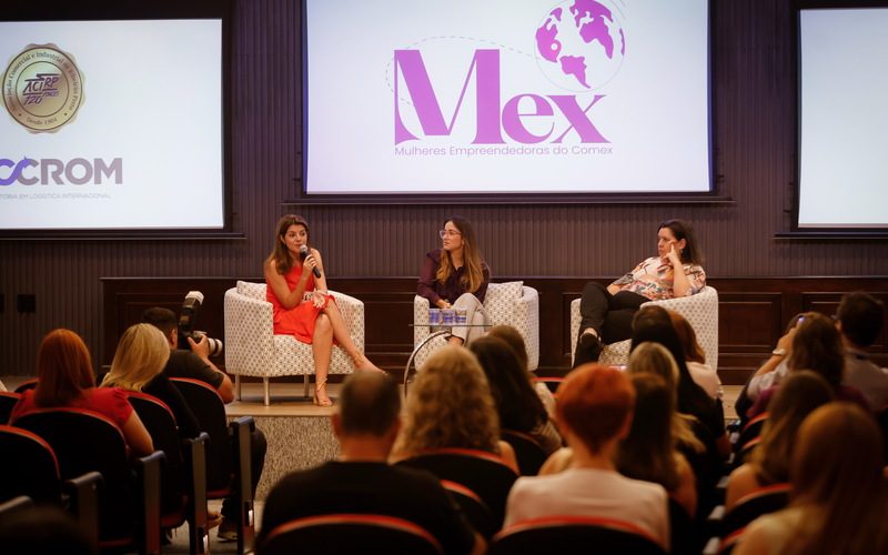 Mulheres avançam no mercado de logística internacional
