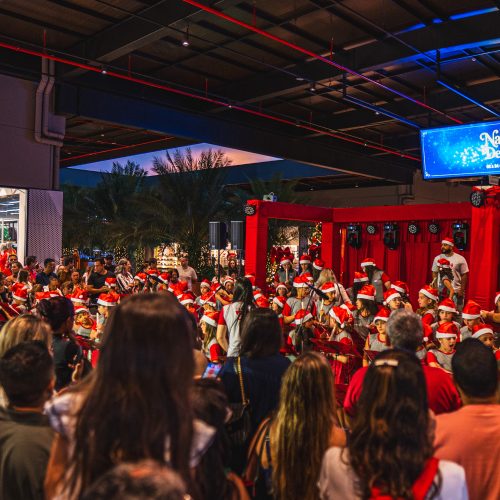 Santa Maria Outlet recebe corais natalinos