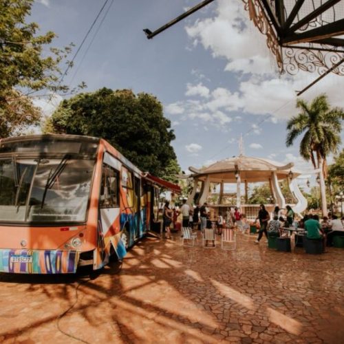 Feirinha Mirim estreia em Ribeirão Preto e abre espaço para autores infantis da cidade