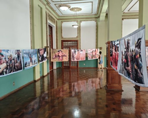 Exposição “Raízes que movem” segue até 13 de abril no Centro Cultural Palace