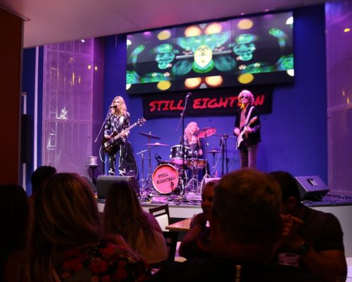 Hard Rock Cafe Ribeirão Preto recebe show de banda canadense