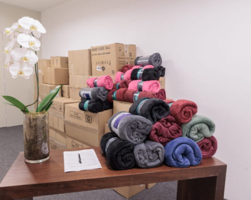 RibeirãoShopping entrega mais de 1.400 peças de roupa ao Fundo Social de Solidariedade de Ribeirão Preto 