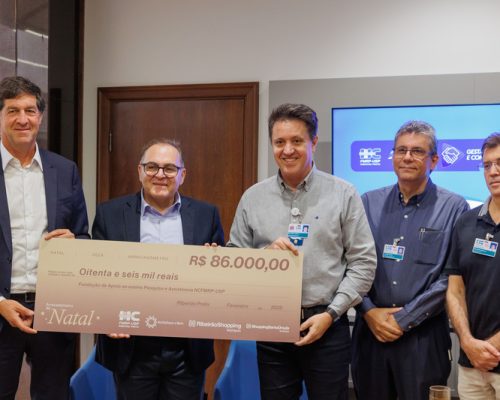 Campanha de Natal do RibeirãoShopping e ShoppingSantaÚrsula entrega doação para o Hospital das Clínicas