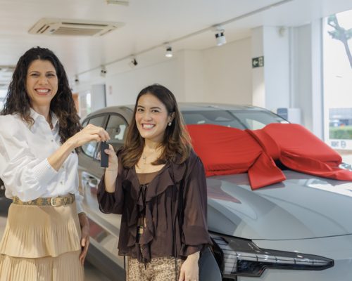 RibeirãoShopping entrega veículos sorteados na campanha de Natal