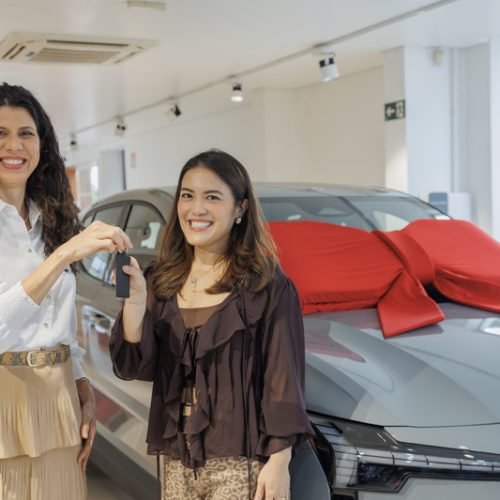 RibeirãoShopping entrega veículos sorteados na campanha de Natal