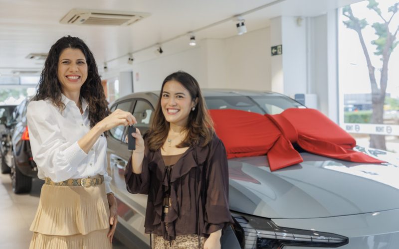 RibeirãoShopping entrega veículos sorteados na campanha de Natal