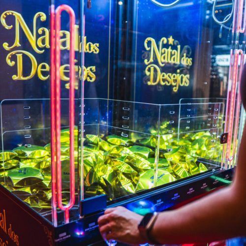 Santa Maria Outlet lança promoção de Natal com cerca de 6 mil prêmios instantâneos