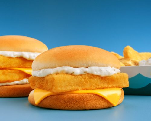 McFish voltou e não veio sozinho: McDonald’s apresenta McFish & Chips com batatas rústicas e parceria com Duolingo