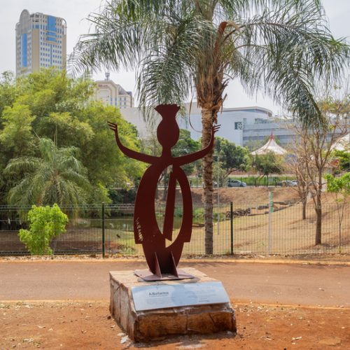 RibeirãoShopping presenteia Parque das Artes com obras da exposição “Espantalhos”