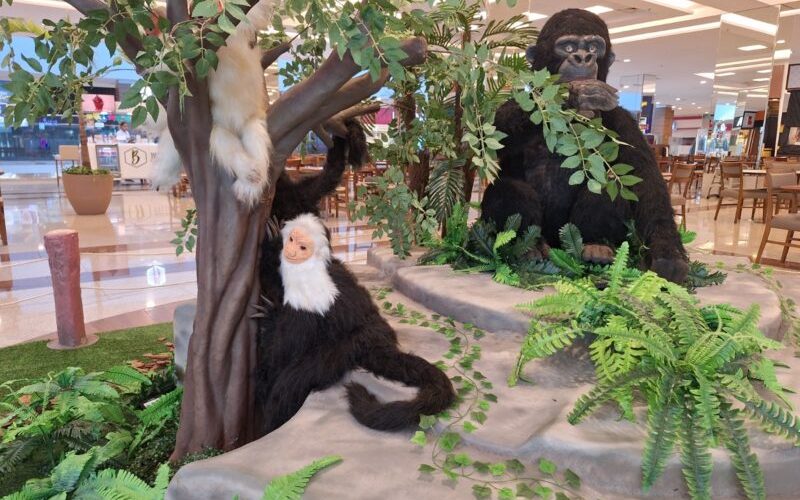 Exposição de animais selvagens no ShoppingSantaÚrsula conta com 24 réplicas em tamanhos reais