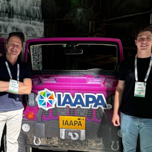 CEO e diretor da Coney Island participam da IAAPA Expo em Orlando
