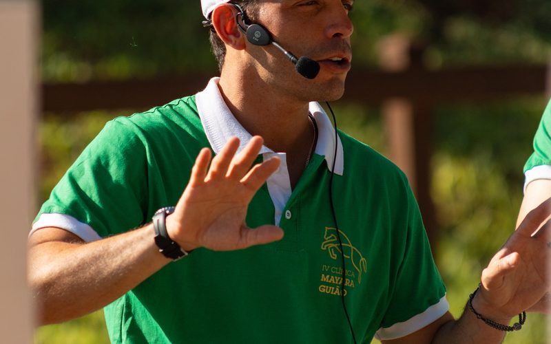 Cavaleiro olímpico participa de evento de hipismo na região de Ribeirão Preto
