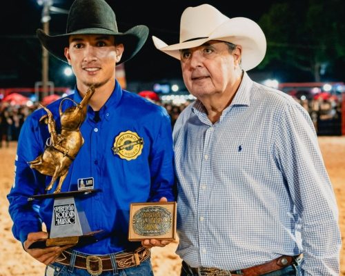 Campeão do Ribeirão Rodeo Music 2024 fatura prêmio em dinheiro e vaga em campeonato nos Estados Unidos