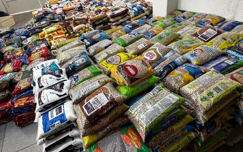Viva La Vida Eventos arrecada quase duas toneladas de alimentos durante show de Dire Straits Legacy