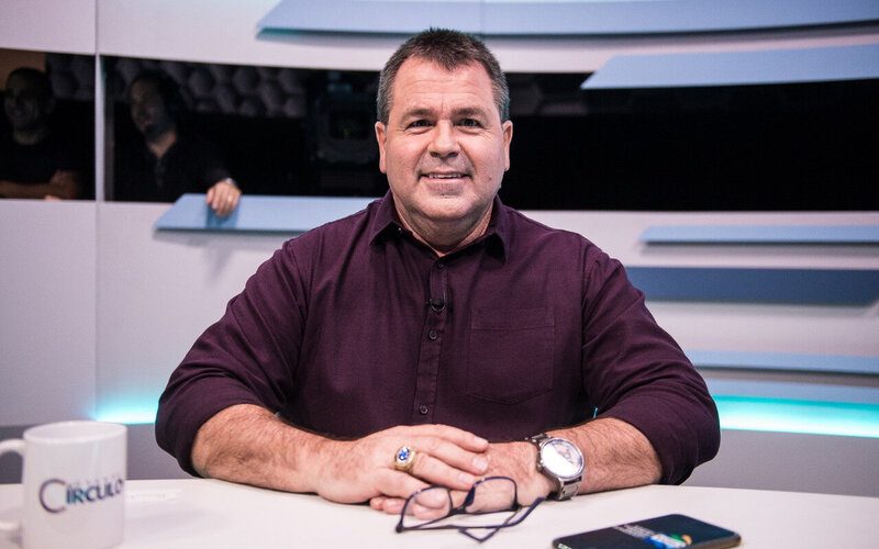 Projeto social de Ribeirão Preto lança Almanaque da Natação Brasileira com recordes e história do esporte desde 1881