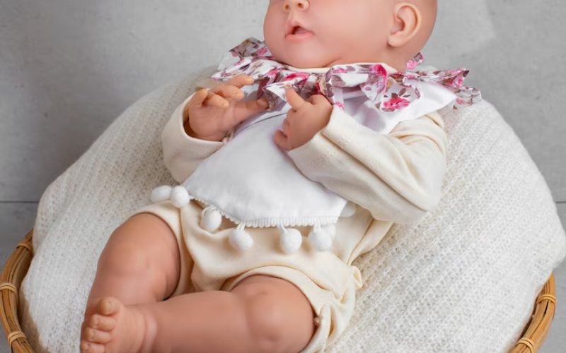 Bebês reborn: entre os benefícios terapêuticos e os desafios legais e emocionais