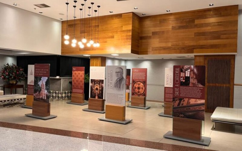 ShoppingSantaÚrsula recebe exposição em apoio à restauração da Catedral Metropolitana de Ribeirão Preto