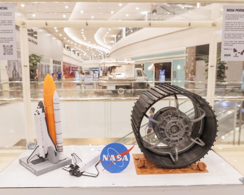 Exposição de miniaturas de foguetes aterrissa no RibeirãoShopping