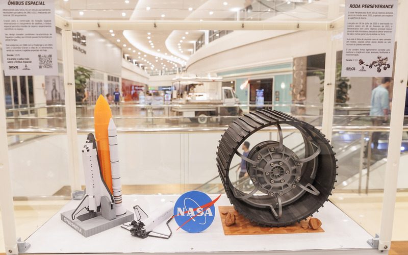 Exposição de miniaturas de foguetes aterrissa no RibeirãoShopping