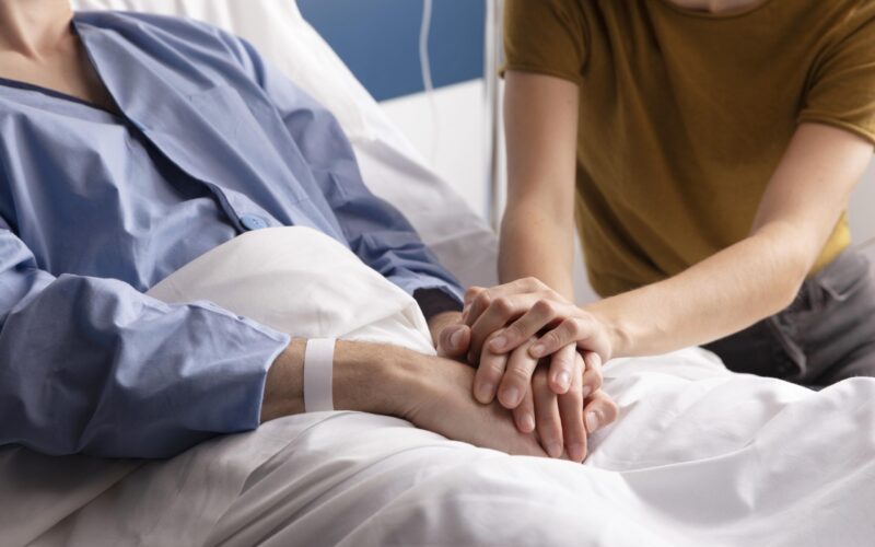 Casos de câncer devem chegar a 781 mil por ano no Brasil e reforçam debate sobre prevenção e acesso ao diagnóstico