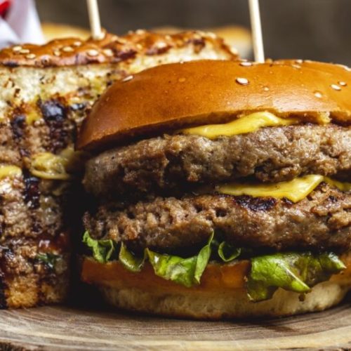 De wagyu a berinjela defumada: hambúrgueres criativos se destacam nos cardápios dos shoppings de Ribeirão 
