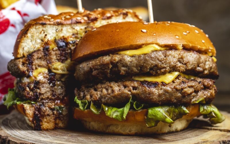 De wagyu a berinjela defumada: hambúrgueres criativos se destacam nos cardápios dos shoppings de Ribeirão 