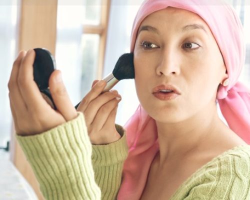 Ricosti promove curso de automaquiagem para pacientes em tratamento de câncer