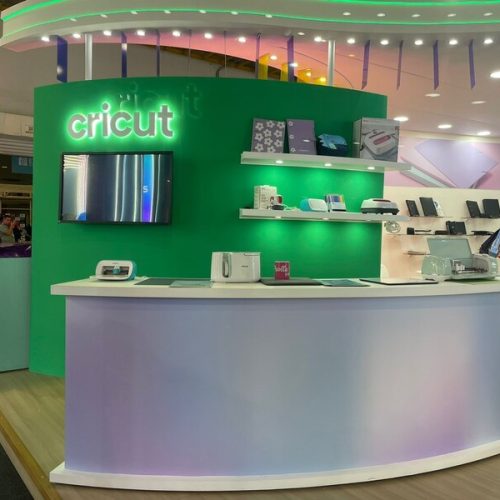 Personalização e inovação são destaques da Cricut® durante a Escolar Office 2024
