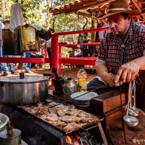 Queima do Alho reúne famílias e mantém viva a cultura das comitivas boiadeiras em Barretos