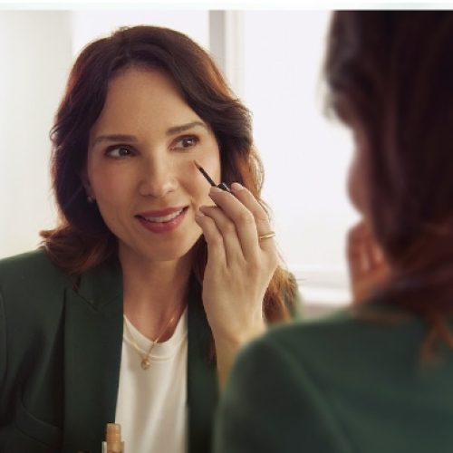 Tendência Omnibeauty: conheça a rotina de autocuidado express para um ritual de beleza prático e fácil