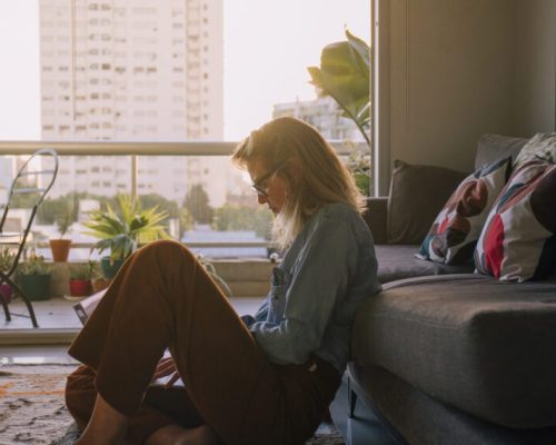 Um em cada cinco brasileiros mora sozinho e muda a demanda por imóveis no país