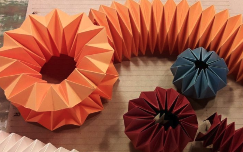 A arte milenar do origami ganha espaço no POW Festival 2025