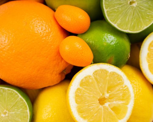 Frutas cítricas e exposição solar combinam? Entenda os riscos para a pele