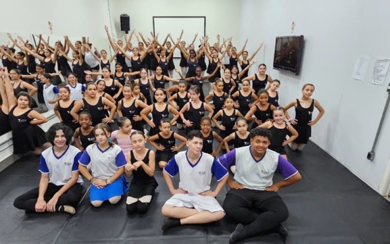 “O Mágico de Oz” encanta o público em nova montagem da Instituição Aparecido Savegnago