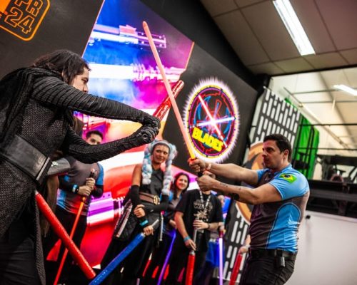 POW Festival recebe oficina de combates com sabres de luz inspirada no universo Star Wars