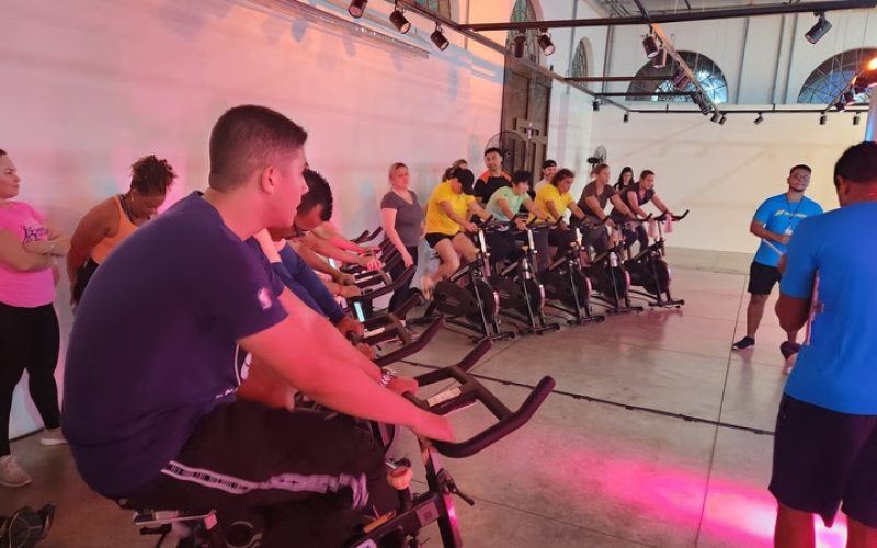 ShoppingSantaÚrsula participa do Dia do Desafio com ação gratuita de ciclismo interativo
