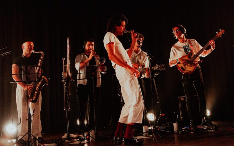 Zé Ibarra apresenta álbum AFIM em Ribeirão Preto pelo projeto A Música Brasileira Vive