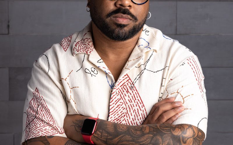 POW Festival confirma palestra do escritor e apresentador da cultura negra, Alê Garcia
