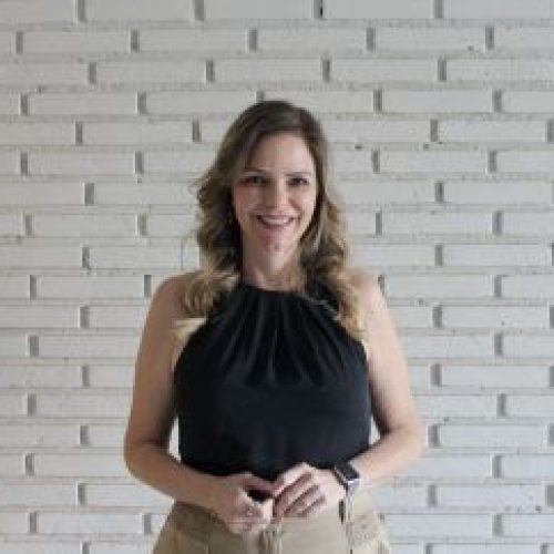Empresária formada em Ribeirão Preto recebe condecoração do Prêmio Nobel de Paz