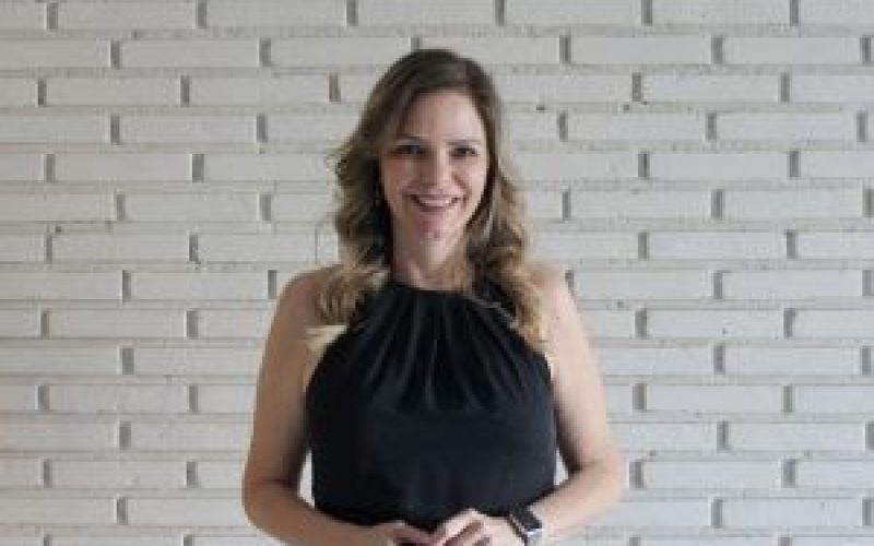 Empresária formada em Ribeirão Preto recebe condecoração do Prêmio Nobel de Paz
