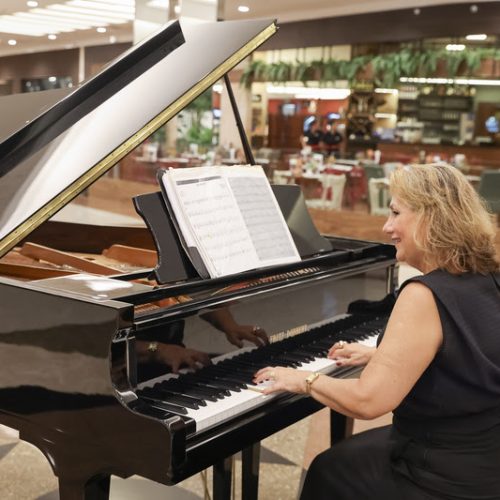RibeirãoShopping reúne clássicos do rock em programação gratuita de piano