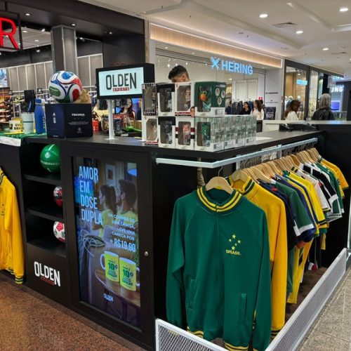 Camisas de futebol deixam os estádios e ganham espaço nas vitrines do RibeirãoShopping