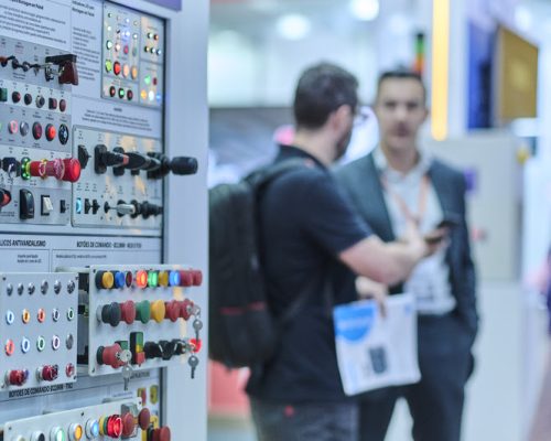 Diretor da ANEEL discutirá futuro da indústria elétrica e eletrônica durante a FIEE 