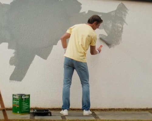 Brasilux estreia novo filme com árbitro Raphael Claus, valorizando o pintor profissional