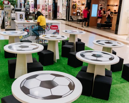 Novo Shopping entra no clima da Copa e cria espaço para troca de figurinhas